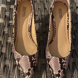 Michael Kors snakeskin heels - Size 8.5